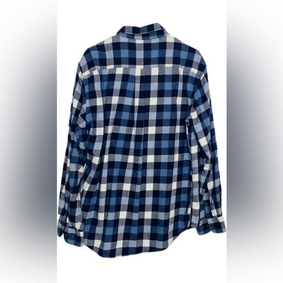 Men's Croft & Barrow, Classic Fit, Button Down Collar Dress Shirt. Blue. Size L - Picture 3 of 6